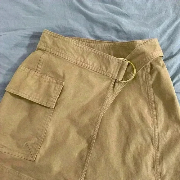 Banana Republic Afternoon Latte Beige Utility Wrap Cotton Belted Skirt,‎ size 0 - Picture 9 of 9